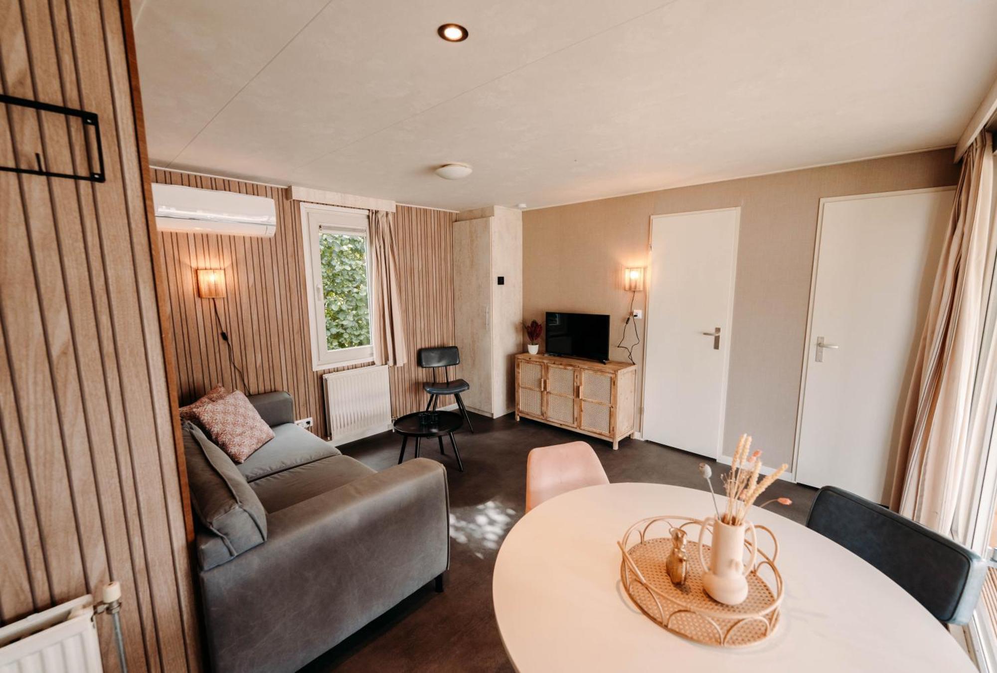 Chalet Tulpenweide - Recreatie Breezand Esterno foto